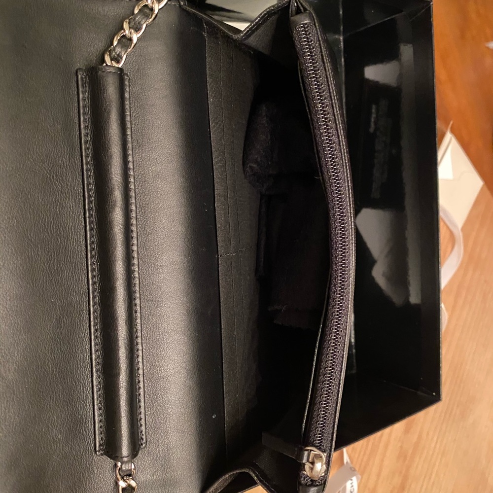 CHANEL Black Leather Chain Shoulder Bag with Silver-Tone CC - Picture 7 of 15